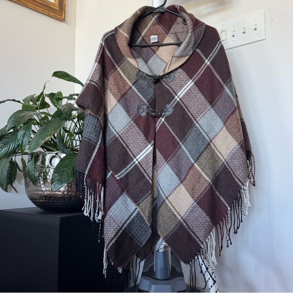 Women’s Plaid Check Boho Poncho Wrap Cape Shawl Sz One size Fringe Brown Tan